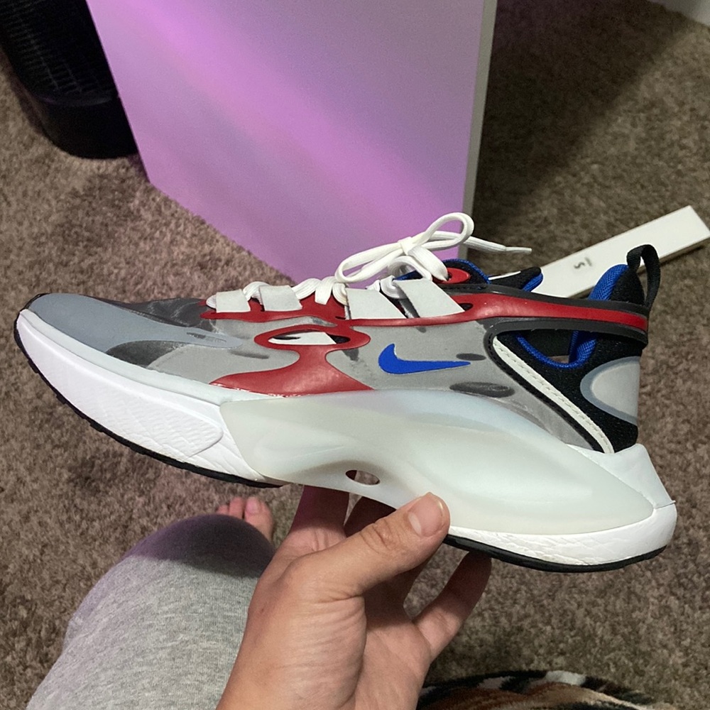 Nike D/Ms/X shoes.